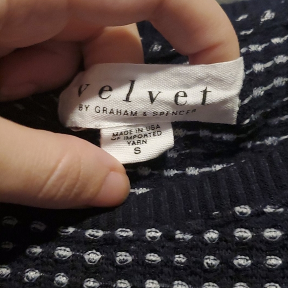 💫 2/$25 • Polka Dot Top - Picture 2 of 2